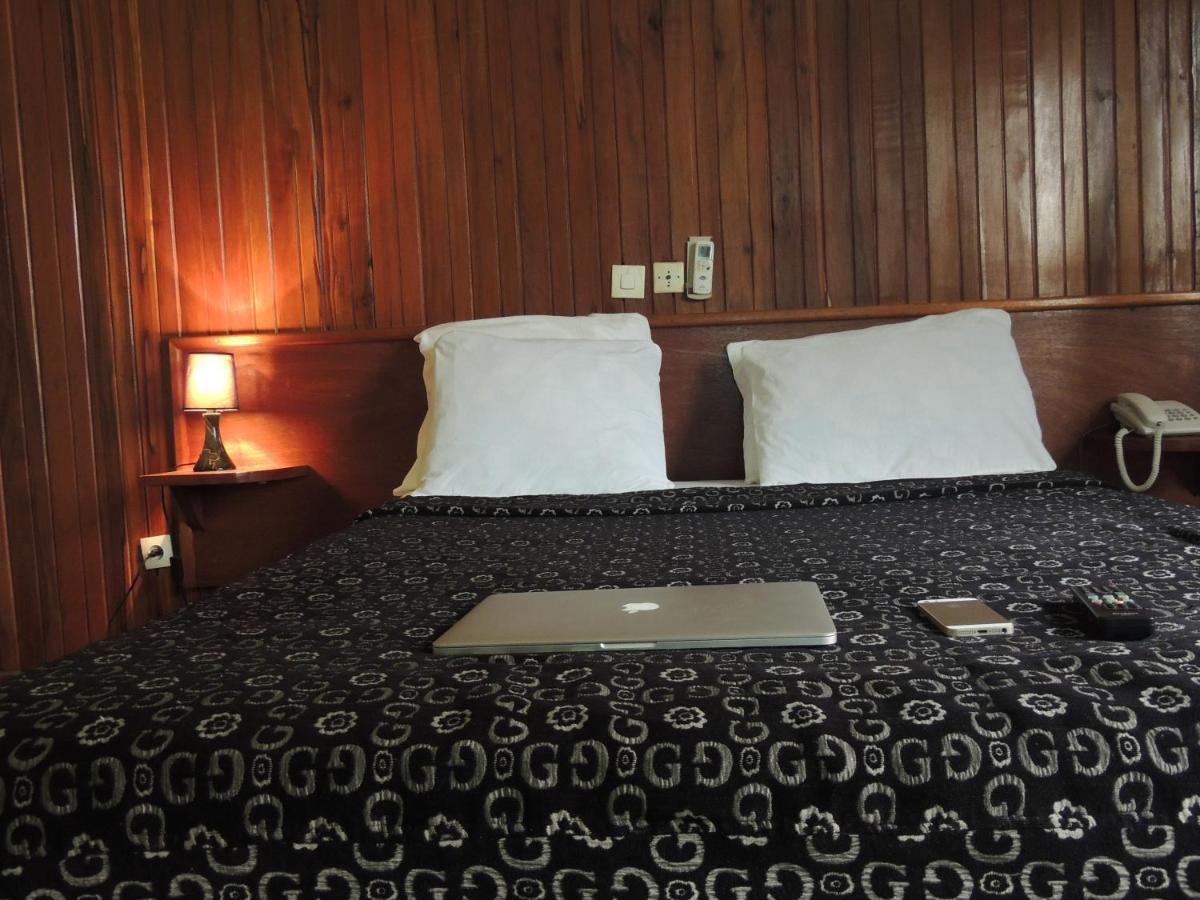 Hotel Saffana Дуала Экстерьер фото