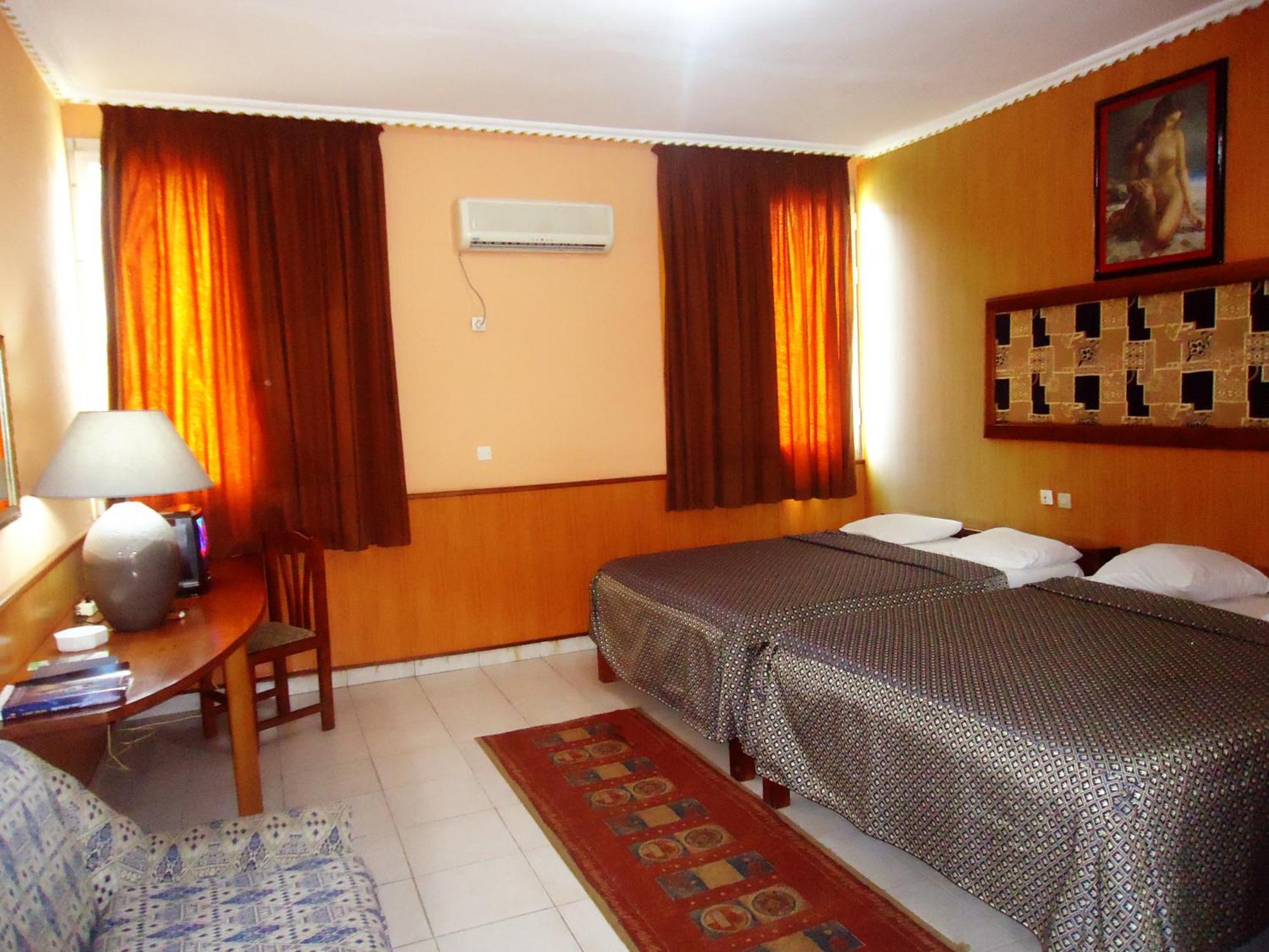 Hotel Saffana Дуала Экстерьер фото